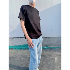黑色