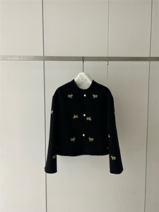 【依嘟】新中式红色女重工刺绣小马金扣新年好运穿搭小个子羊毛外图片