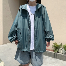 浅绿色