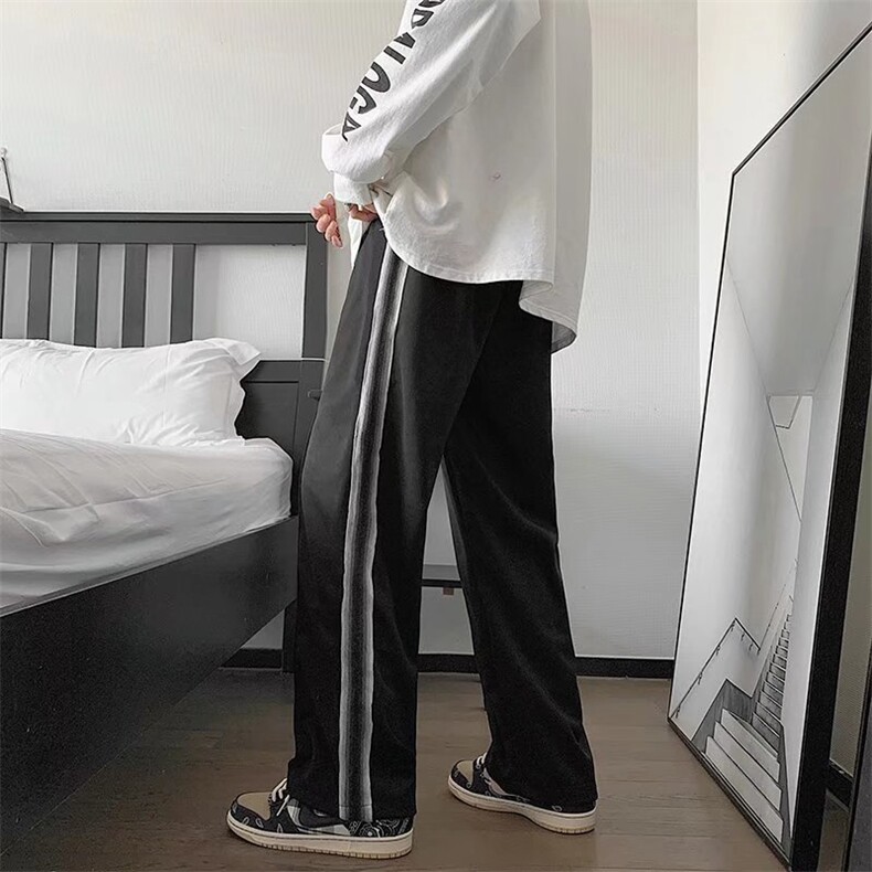 灰色