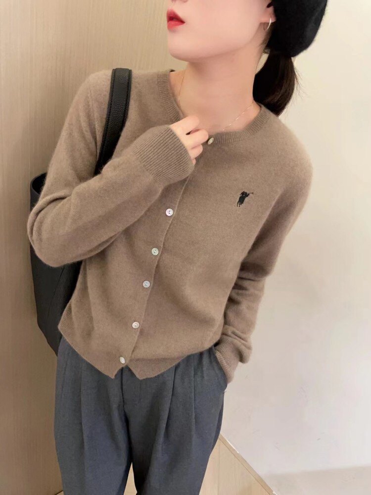 秋冬季新款女时尚百搭显瘦圆领刺绣单排扣针织开衫,女装羊毛衫,伟泽羊绒