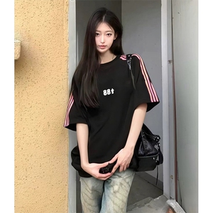 抖音得物品质二开240克宽松纯棉美式潮牌印花三条杠中性风短袖T恤图片