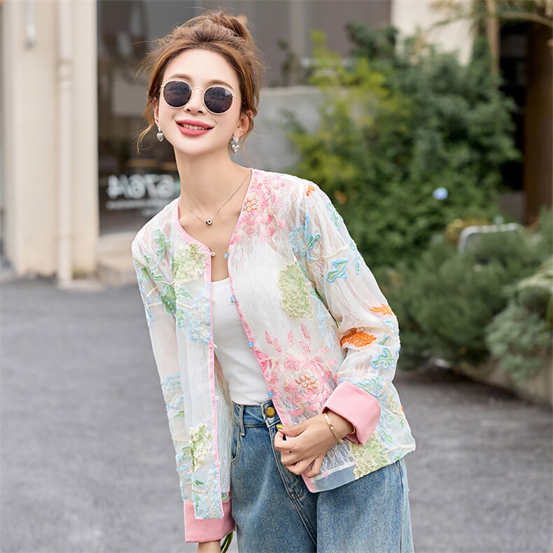 现货新款休闲重工艺刺修女夏薄款宽松小个子时尚新中式外套防晒衣，女装防晒衣，美静678