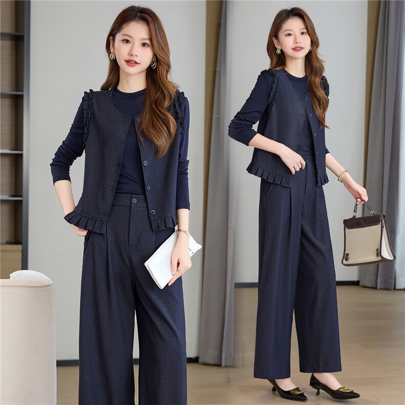 现货2025年秋新款季圆领马甲气质时尚洋气阔腿裤三件套，女装套装/套裙，时尚俏佳人
