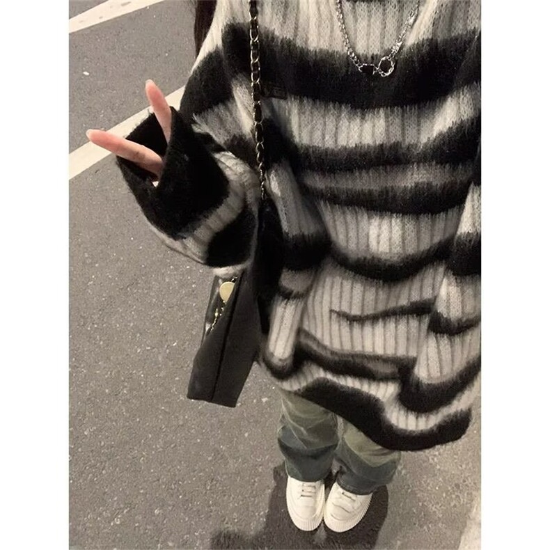 MM108-P68 氛围感美式复古秋冬条纹针织衫毛衣不规则男女上衣图片