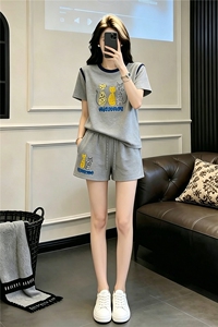 甜美时尚休闲套装女夏季新款显瘦圆领印花刺绣上衣阔腿短裤两件套图片