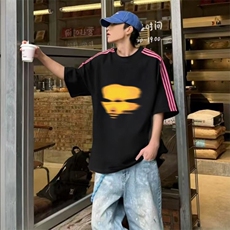 抖音得物品质二开240克宽松纯棉美式潮牌印花三条杠中性风短袖T恤，男装T恤，电商A486-1