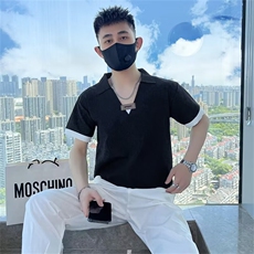 黑色