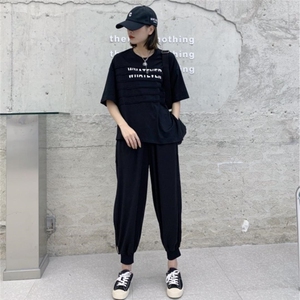 字母T恤图片
