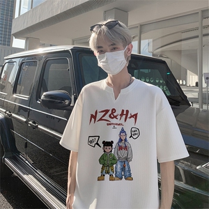 新款抖音直播得物痞帅肌理感V领短袖T7526P25控39图片