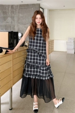 韩版高级感网纱拼接格子连衣裙女2025夏季新款度假风无袖背心长裙，女装连衣裙，2C236