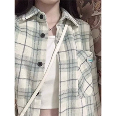 奶绿色