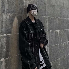 黑色