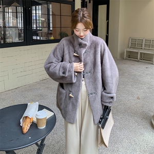 灰色复古高级感牛角扣皮毛一体外套女2025冬新款气质立领毛绒上衣图片