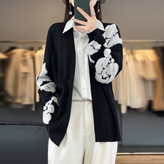 黑色