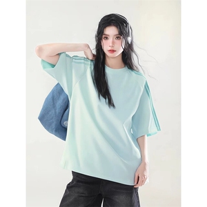 抖音得物品质二开240克宽松纯棉美式潮牌印花三条杠中性风短袖T恤图片