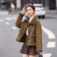 巨好看鹿皮绒皮毛一体外套女冬季新款小个子短款加绒加厚棉服，女装短外套，英标秀（1C119）