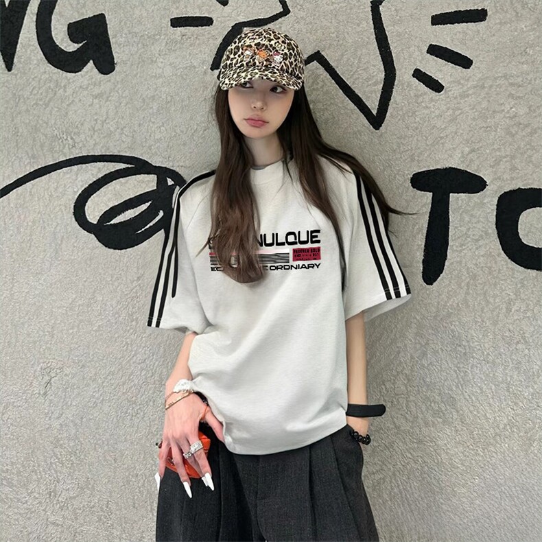 抖音得物高品质二开240克宽松纯棉美式潮牌三条杠织带短袖T恤,男装T恤,电商A486