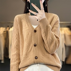 25秋冬新款复古菱形扭花V领100%羊毛开衫女宽松长袖针织羊绒外套，女装羊毛衫，昭美羊绒