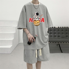 灰色