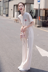盐系炸街运动休闲套装女夏装2023新款高级感显瘦女神阔腿裤两件套图片
