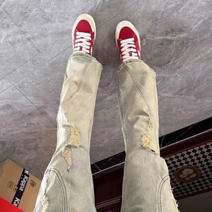 美式街头破洞贴布直筒牛仔裤男士潮牌夏季水洗垂感高街浅色裤子男,街头采访女生喜欢的男生穿搭图片
