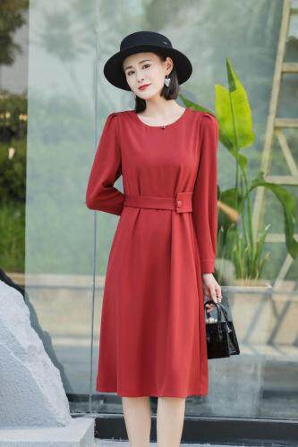 秋装连衣裙、，女装连衣裙，雪飞诗