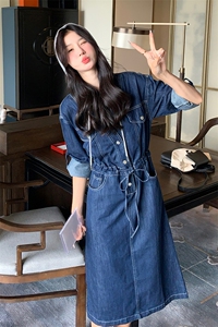 牛仔连衣裙女秋拼接假两件2024秋新款连帽休闲宽松减龄工装连衣裙图片