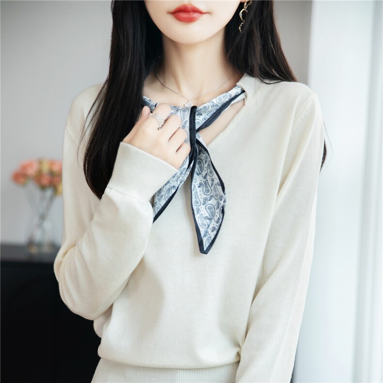 2025年秋季新款百搭女士丝巾V领针织衫图片