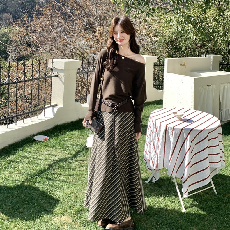 2026年时髦修身两件套配腰带2C267-908-P185-K298，女装套装/套裙，茵姿媚