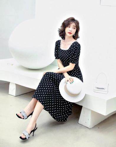 夏季新款。雪纺连衣裙，女装连衣裙，时尚靓女孩