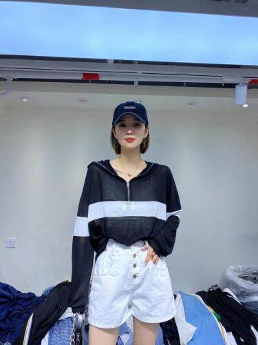 黑白拼接防晒服，女装，炫酷时尚