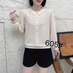 春季新款圆领大码荷叶蕾丝花边女士小衫木耳边洋气百搭时尚图片