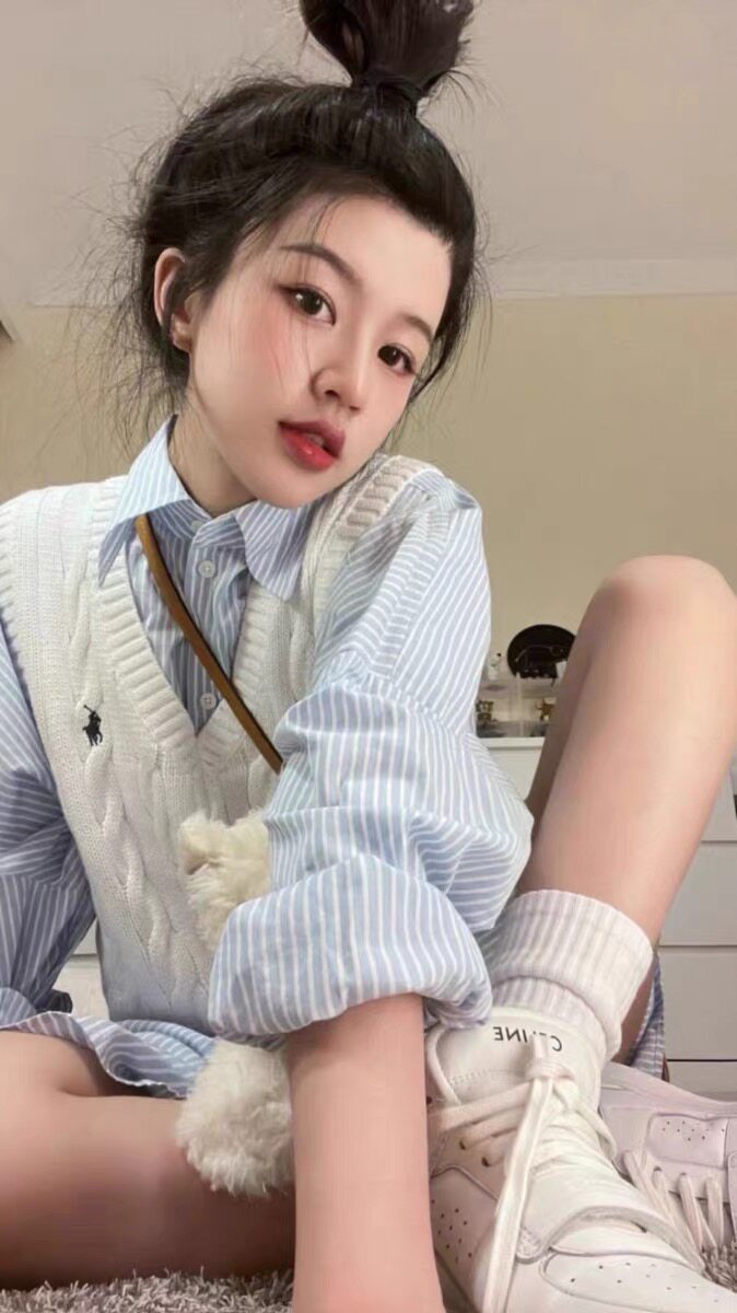 秋季新款简约时尚百搭宽松刺绣马甲女韩版学生针织背心外套,女装马甲,美莎羊绒