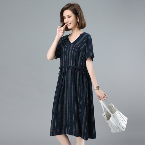 2021夏季新款时尚休闲盘扣抽绳格子连衣裙,女装连衣裙,叶笙衣