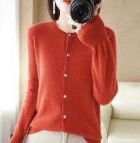 2025年秋季长袖舒适时尚百搭通勤系扣开衫，女装针织衫/毛衣，绒泰祥