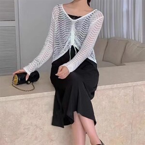 针织外套搭配吊带连衣裙图片