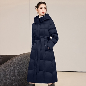 90鸭绒连帽羽绒服女2025冬季新款系带收腰加长款过膝棉袄外套图片