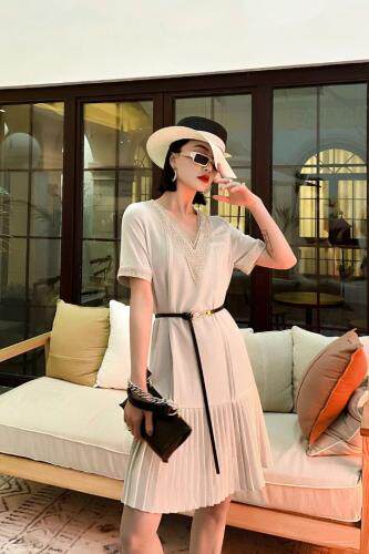 定位蕾丝连衣裙，女装连衣裙，哥卓