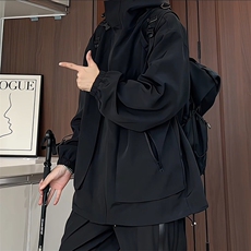 黑色