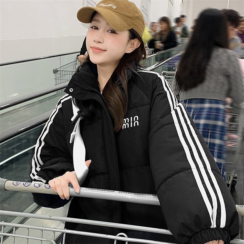 A469-P98 冬季新款时尚加厚保暖外套面包服三道杠字母设计图片