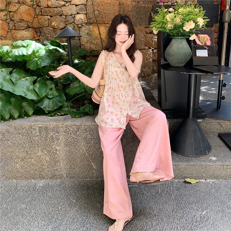 夏日少女风套装2026新款韩式碎花木耳边背心宽松阔腿裤两件套裤,女装套装/套裙,冬木谷雨