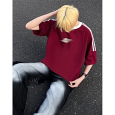 酒红色