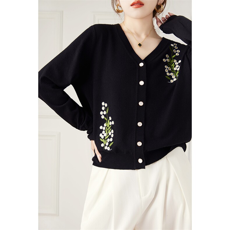 时尚潮流常规款2024年秋冬季新款V领绿绣花开衫，女装针织衫/毛衣，丽特绒