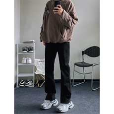 黑色
