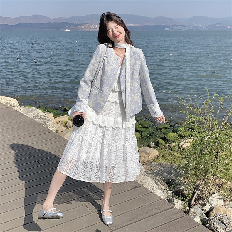 蓝色新中式提花外套女2025春秋新款国风上衣显瘦吊带连衣裙两件套,女装短外套,2C292