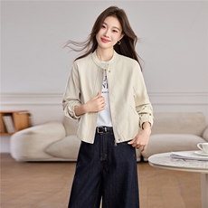 今年流行高级感淡黄色皮衣外套女早春新款小个子短款机车夹克上衣，女装皮衣，潮流依族