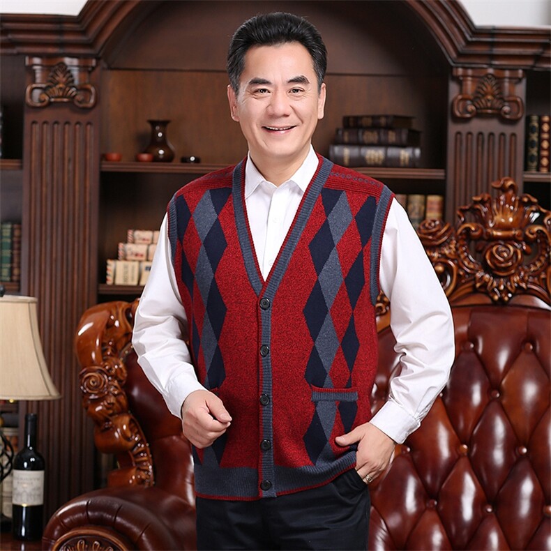 2024秋冬新款中老年男款V领拼色菱格纽扣背心马甲,男装羊绒背心,衣恋羊绒