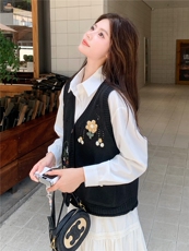 复古文艺刺绣马甲春秋季新款V领针织背心宽松显瘦短款开衫，女装针织衫/毛衣，水衣源