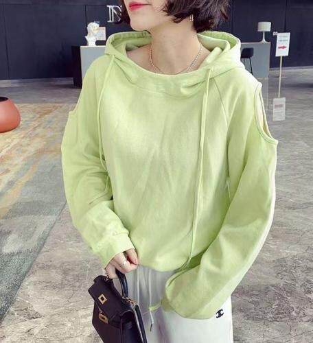 露肩设计风格独特，女装，简单小珍